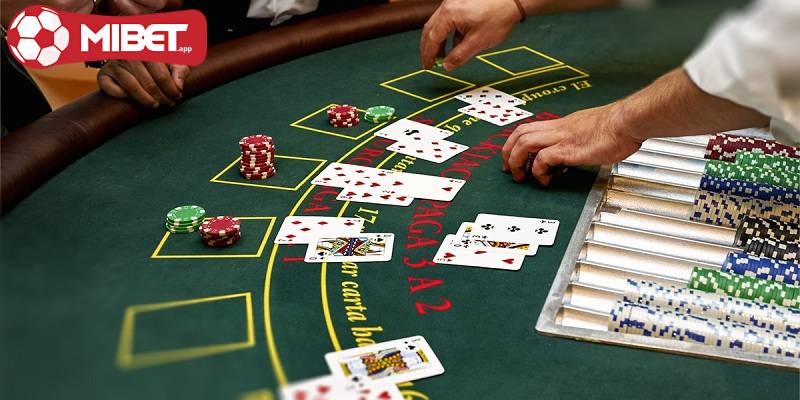 Kỹ năng quan sát và phân tích đối thủ rất quan trọng khi đánh poker online